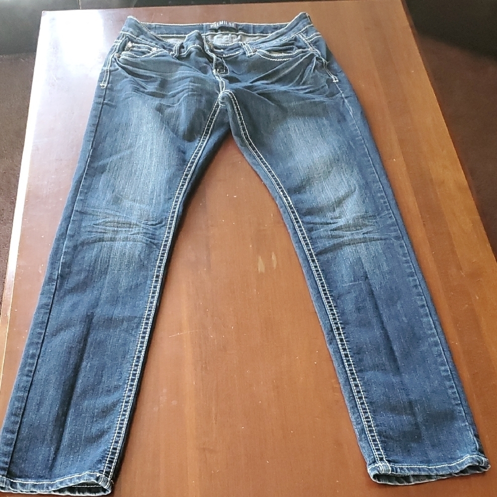 $15 SALE! PREMIERE by rue21 Embelished Blue Jeans. Size 7/8 Regular.